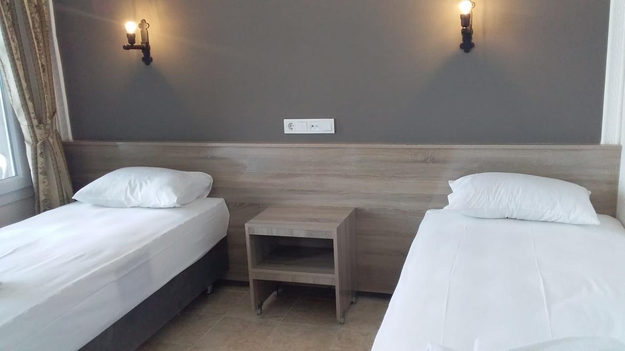 Hotel Leon Foça Esterno foto