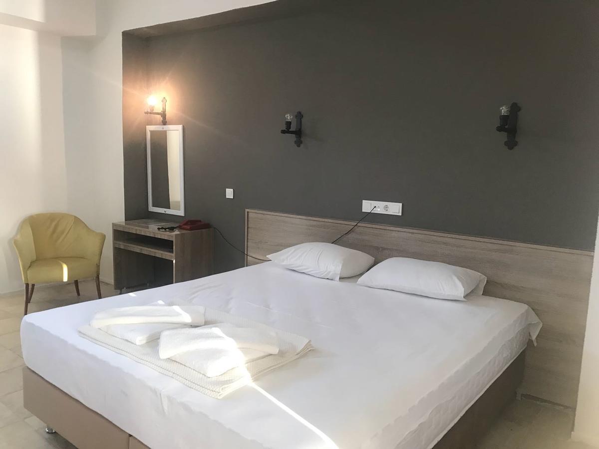 Hotel Leon Foça Esterno foto