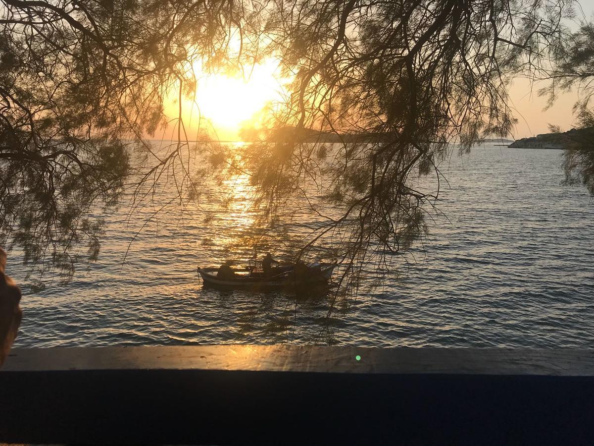 Hotel Leon Foça Esterno foto